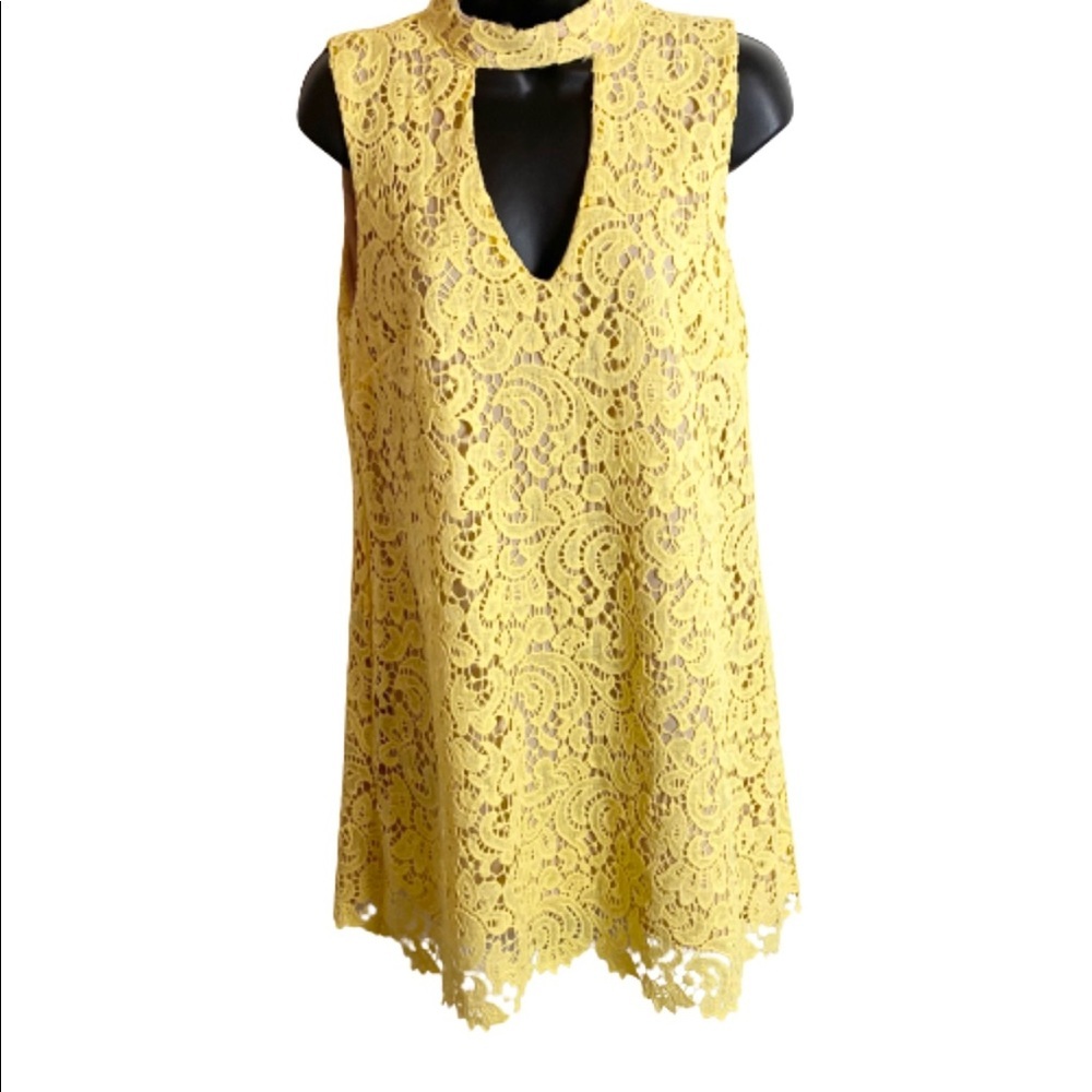 Blu Pepper NWT high neck keyhole yellow lace dress size medium - Picture 3 of 7